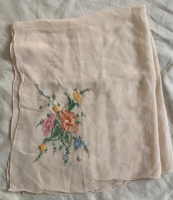 Antique Silk Chiffon Floral Embroidered Scarf - Imagem 1 de 4