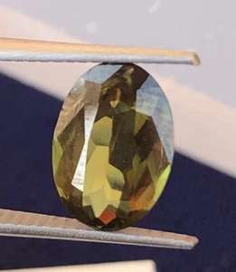 Natürlicher: 2,10 Karat Sphen Edelstein aus Pakistan - Bild 1 von 6