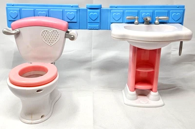 Muñeca Fisher Price Little Mommy Gotta Go 2007 para ir al baño con sonidos de inodoro y fregadero Foto 1 de 4