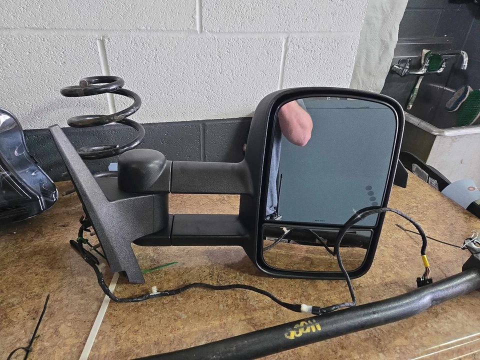 Espejo puerta derecho GMC SIERRA 1500 07 08 Foto 1 de 1