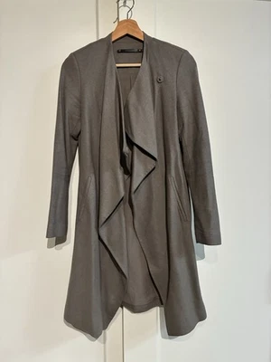 All Saints 🩶 0 纪念碑褶皱大衣灰褐色灰色 $650 — 第 1/4 张图片