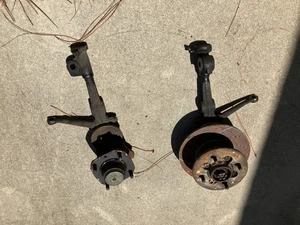 Morris Minor Front Hub Carrier and Hubs Pair, 1960s - Picture 1 of 5