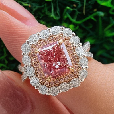 Elegante anillo de diamantes cultivados en laboratorio radiante rosa de 4,00 quilates | Oro blanco de 14 quilates certificado IGI Foto 1 de 4