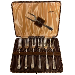 DUNKLINGS BRAND VINTAGE BOXED SET OF SILVER-PLATED FORKS AND A SERVING FORK - Picture 1 of 7