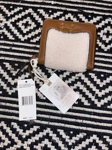 JESSICA SIMPSON KLEINE GELDBÖRSE SHEARLING KNOCHEN/MANDELBRAUN NEU MIT ETIKETT WIEN MÜNZE ZA - Bild 1 von 5