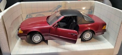 Revell Masterpieces 1:18 Mercedes-Benz 500SL Cabriolet Convertible - Image 1 of 4