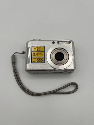 Sony Cyber-Shot DSC-S700 Digital Camera Silver 7.2 Megapixels Parts Only - Image 1 of 4