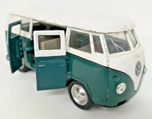 Welly 1962 Volkswagen VW MicroBus Campervan Green Diecast mini bus model - Picture 1 of 5