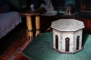 Eggshell Lacquered Box & Cover Summer House by Artist Thierry Voeltzel - Picture 1 of 11