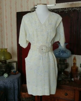 Vintage Pea Patch Dress S Floral Design pale yellow gray belted w/ front pockets - Image 1 of 4