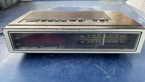 VINTAGE REALISTIC CHRONOMATIC - 211 RADIO WITH ALARM CLOCK - TESTED - Picture 1 of 8
