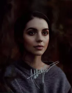 Adelaide Kane w/ COA signed 8x10 autograph photo REIGN TV SHOW - Picture 1 of 1