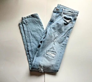 Old Navy Girls Size 14 Original Taper Light Wash Jeans Distressed Ripped Holes - Picture 1 of 15