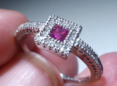 18ct Gold Ring Ruby Diamond UK Hallmark 2006 Size N Boxed Foto 1 de 4