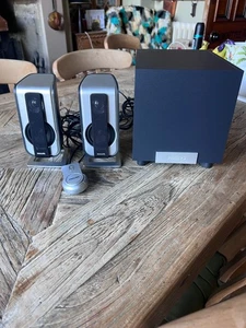 Philips 2.1 Subwoofer Multimedia Computer Speaker System SPA3300 - Picture 1 of 4