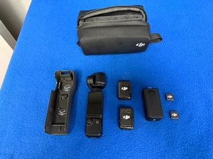 DJI Osmo Pocket 3 Creator Combo W/ 128gb MicroSD 3 Axis Gimbal Camera 4K - Picture 1 of 14