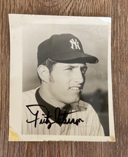 FRITZ PETERSON NEW YORK YANKEES (1966-1974) SIGNED PHOTO - 4” x 5” 