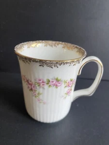 Taza Royal Albert Dimity Rose Beaker porcelana de hueso - Imagen 1 de 4