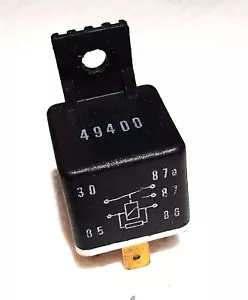 HELLA 49400 12V 20/40A SPDT RELAY WITH MOUNTING BRACKET - Picture 1 of 6