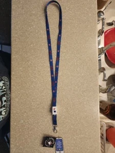 Chicago Cubs MLB Lanyard w/attached iphone Charger NWT - Picture 1 of 6