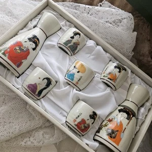 Brand New Boxed Vintage Japanese Sake Set 5 Cups And 2 Decanters - Picture 1 of 2
