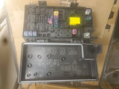 2008 2009 Jeep Liberty Dodge Nitro TIPM Fuse Box 04692235AH OEM - Image 1 of 4