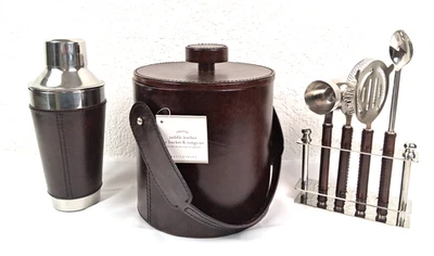 NUEVO Cubo de hielo de cuero Pottery Barn Saddle, pinzas, coctelera y carrito de barra de 4 utensilios Foto 1 de 4