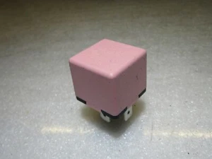 Renault Megane Scenic 2 mk2 pink relay 8200338695 - Picture 1 of 4