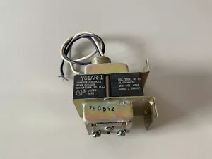 JOHNSON CONTROLS Y61AR-1 120V/24V 40VA TRANSFORMER - Picture 1 of 4