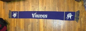 Bufanda de punto reversible de los Minnesota Vikings, con licencia de la NFL, marca Forever. - Imagen 1 de 6