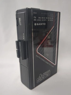 Vintage Sanyo M-GR59 AM/FM Stereo Cassette Tape Player Portable Radio Works - Image 1 of 4