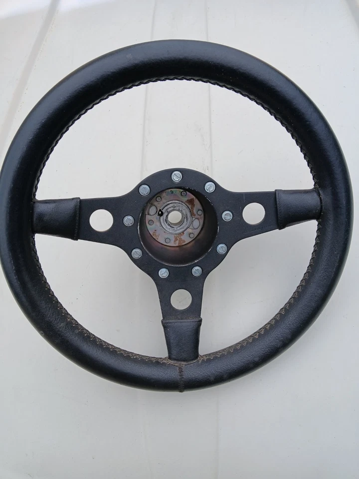 RENAULT 8 - R8 - R 5 : Volant Formuling - Photo 1/4