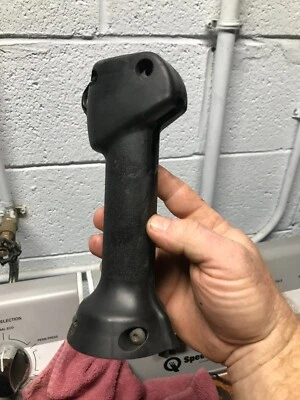 homelite 25cc grass trimmer UT20042A THROTTLE TRIGGER CASE HOLDER COVER - Image 1 of 4