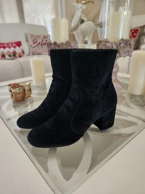 Unisa Women's Ankle Boot Velvet Velour Black With Zipper Block Heel Size 8.5 - Image 1 of 4