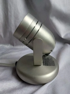 Intertek Adjustable Portable Luminaire Spotlight Lamp for Art Illumination - Picture 1 of 15