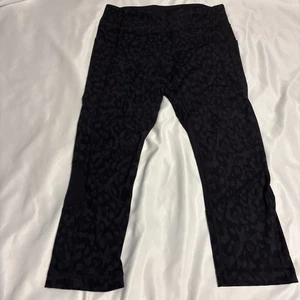 Lululemon Capri kurze Leggings Damen 6 schwarz grau Gepard Leopard Taschen gebraucht, in einwandfreiem Zustand - Bild 1 von 11