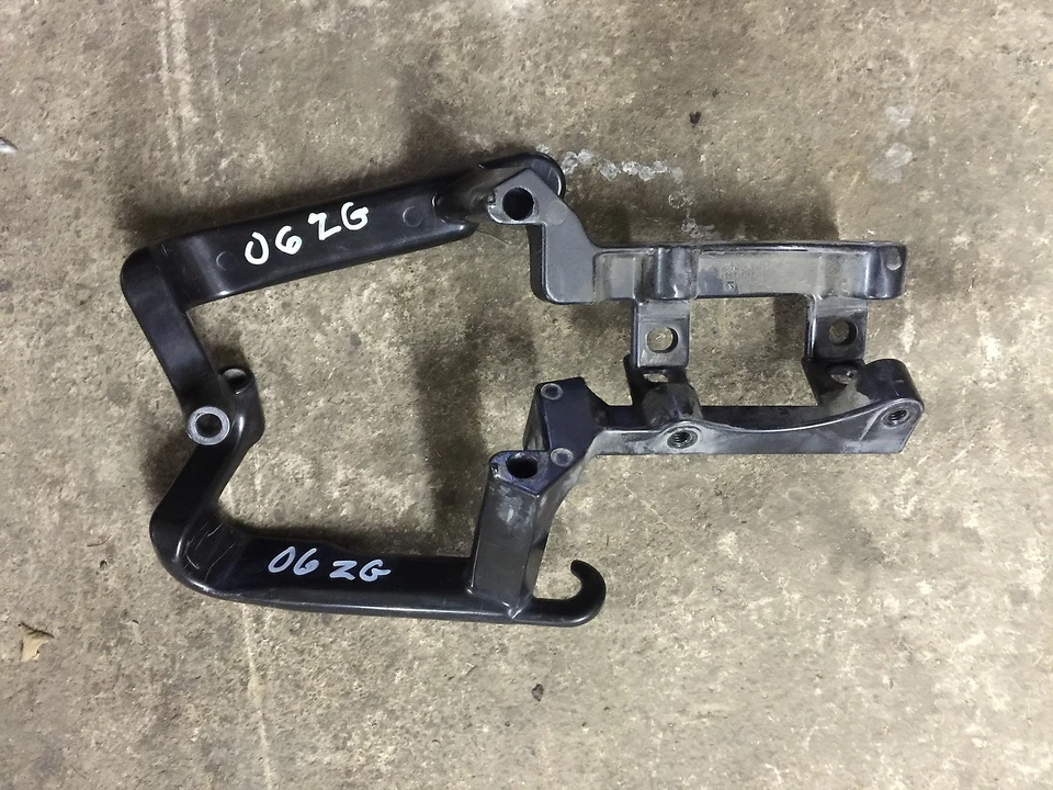 Kawasaki Concours 1000 ZG1000 06 87-06 rear passenger handles grab grips - Image 1 of 1