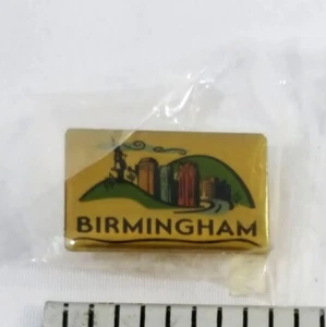 Lote de 2 prendedores de solapa Birmingham Skyline nuevo stock antiguo recuerdo coleccionable - Imagen 1 de 4