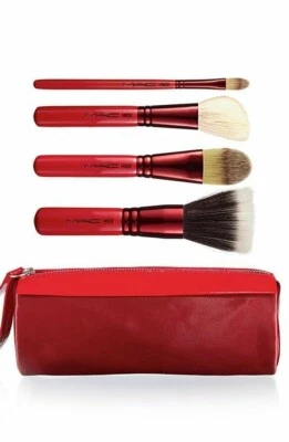 MAC Adoring Karmin Gesicht Pinsel Box Set (187, 168, 190, 194) mit Tasche - SCHNELLER VERSAND - Bild 1 von 2