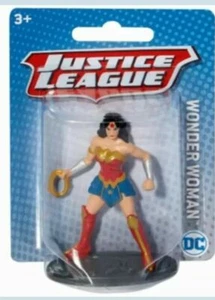 FIGURA DE LA LIGA DE LA JUSTICIA 2.5" MATTEL MICRO MINI DC COMICS ADORNO DE PASTEL - MUJER MARAVILLA - Imagen 1 de 2