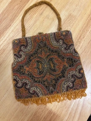 винтажная бронзовая вечерняя сумка с ручным бисером. Отличное состояние товара. - Изображение 1 из 3