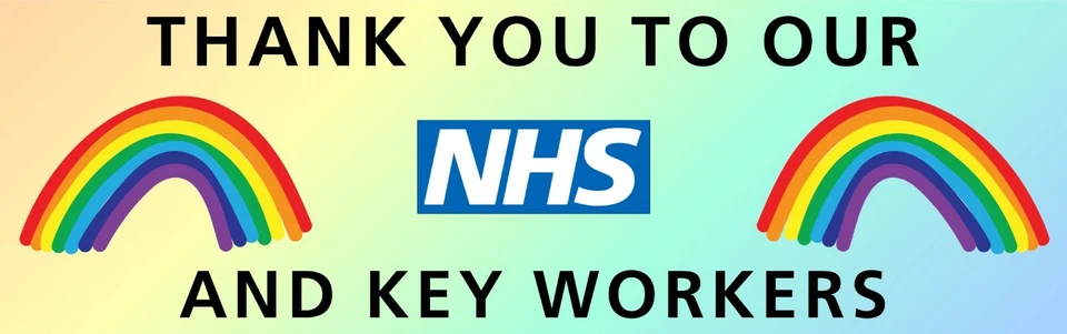 2X PÓSTER DE BANDERA ARCO IRIS DE AGRADECIMIENTO Y LLAVE DE LOS TRABAJADORES DEL NHS Foto 1 de 1