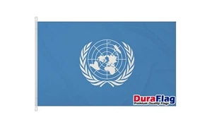 VEREINIGTE NATIONEN 5X3 HOCHWERTIGE FLAGGE (150cm X 90cm) DURAFLAG mit CLIPS / HAKEN - Bild 1 von 6