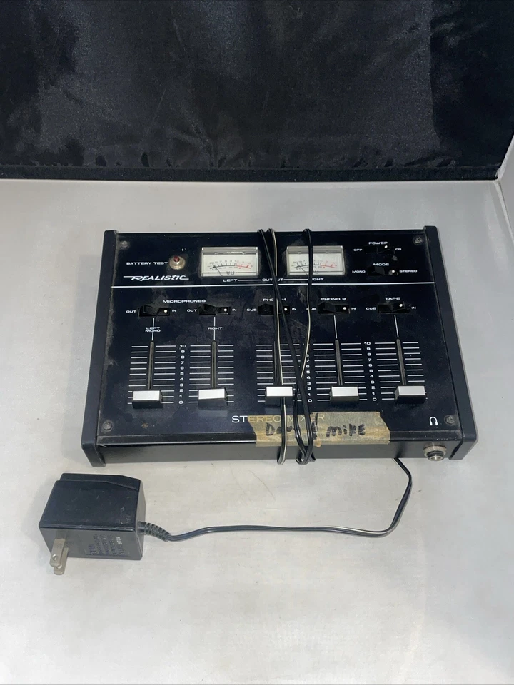 Mezclador estéreo realista de colección Radio Shack 32-1100A analógico Foto 1 de 1