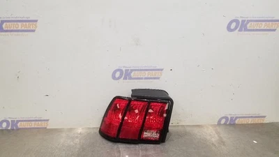 02 FORD MUSTANG GT MONTAJE LUZ TRASERA CONDUCTOR IZQUIERDO Foto 1 de 4