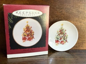 Vintage Hallmark Ornament Vera the Mouse - 1995 Artist Signature - No Stand - Picture 1 of 6