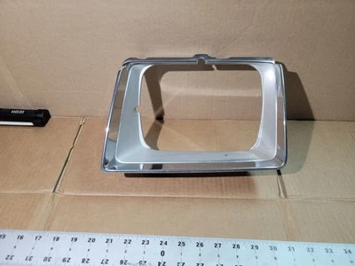 Bisel de faro izquierdo envolvente Toyota Tercel 53032-16080 haz sellado 1984-1987 Foto 1 de 4