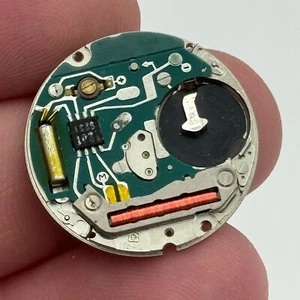 23,8mm ETA 555.415 Swiss 1 Jewel movimento orologio quarzo vintage PARTI NON TESTATE - Foto 1 di 13