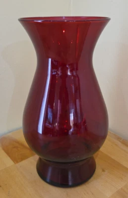 Jarrón alto de vidrio rojo Foto 1 de 4