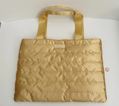 Carolina Herrera Good Girl DORADO Bolso de Mano Puffer Bolso de Hombro Cartera Foto 1 de 4